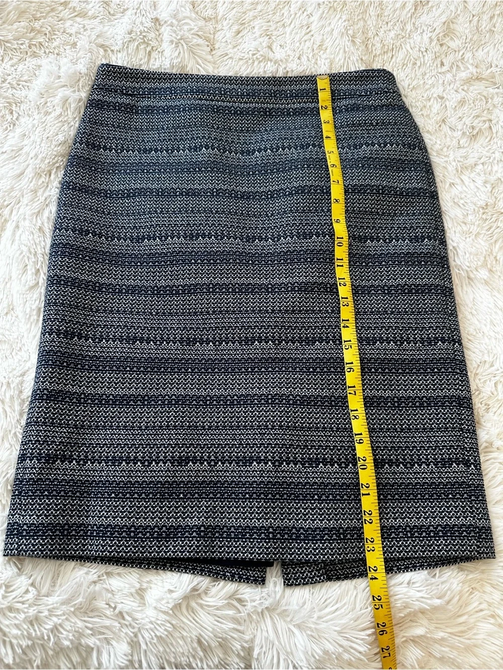 Ann Taylor Pencil Skirt Size 8 Navy White Textured Tweed Career Office Skirt - Picture 4 of 8